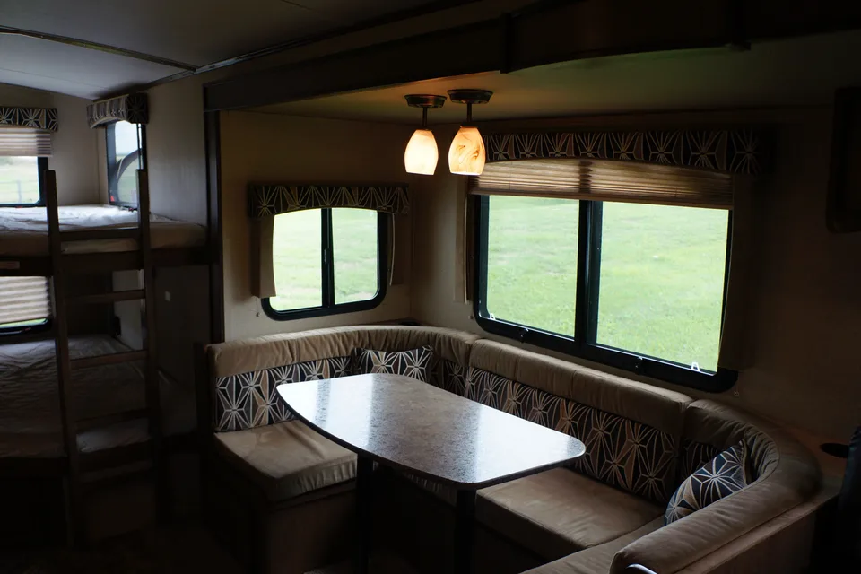 2014 Viewfinder 28BHSS Travel Trailer