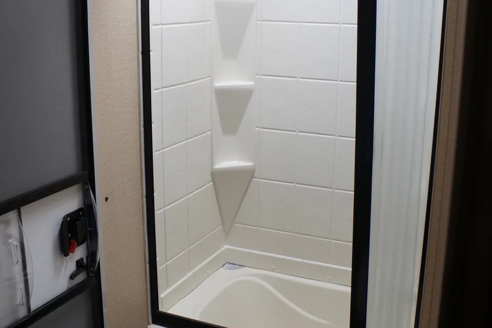 2014 Viewfinder 28BHSS Travel Trailer