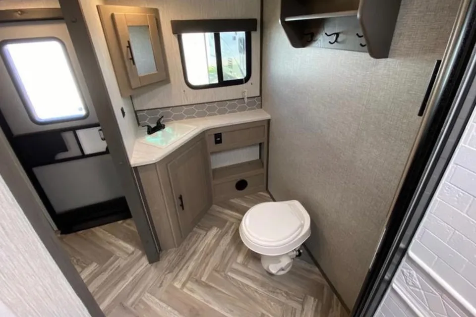 Brand New 2021 Shadow Cruiser  260 RBS Travel Trailer