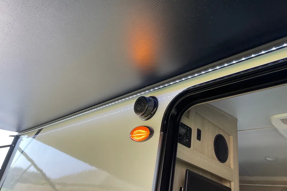 Joseph's Flagstaff E Pro 16 BH Travel Trailer
