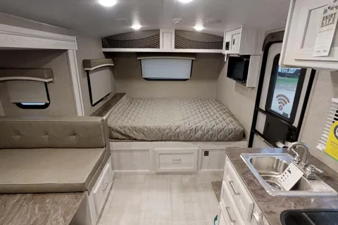 Ryan & Liz's Super Rad Forest River GeopPro G20BHS Travel Trailer