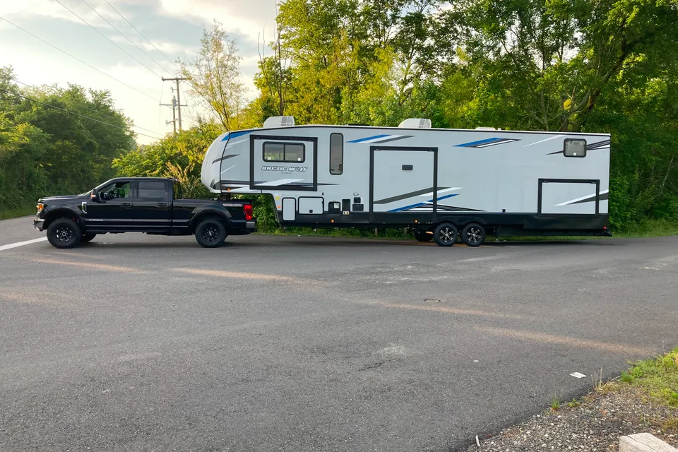Crain - Cherokee Arctic Wolf 3990 Fifth Wheel