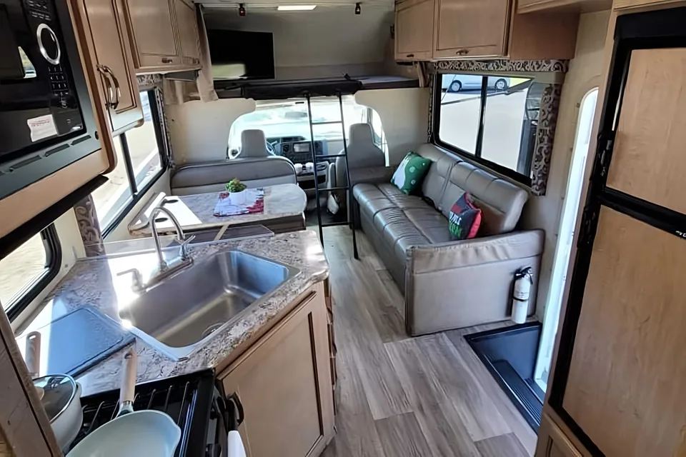 2020 Four Winds Adventure Wagon