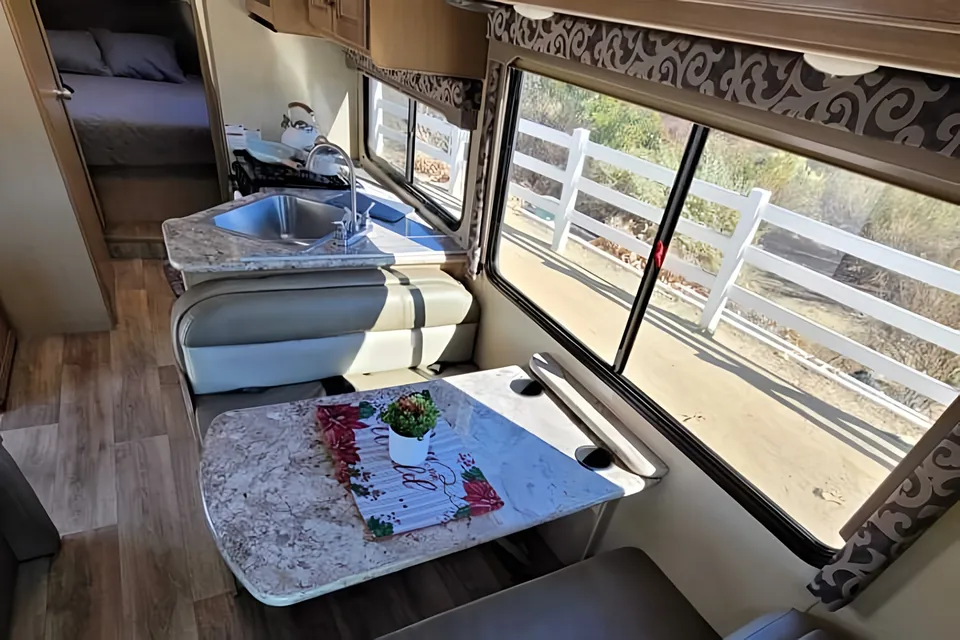 2020 Four Winds Adventure Wagon