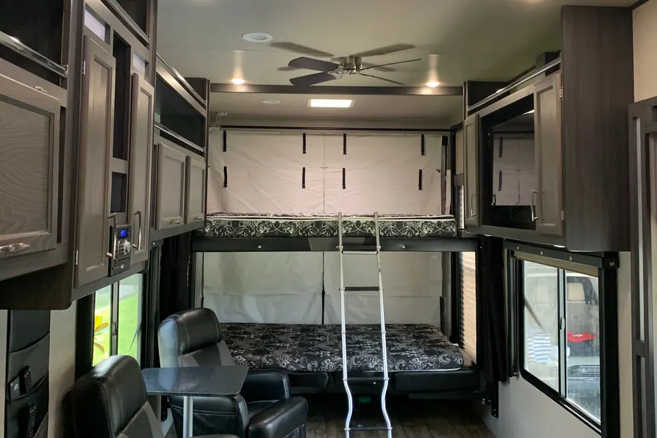 Genesis Supreme Rv 40CR Fifth Wheel Delivery