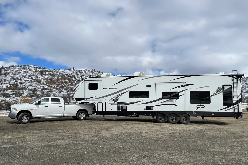 Genesis Supreme Rv 40CR Fifth Wheel Delivery