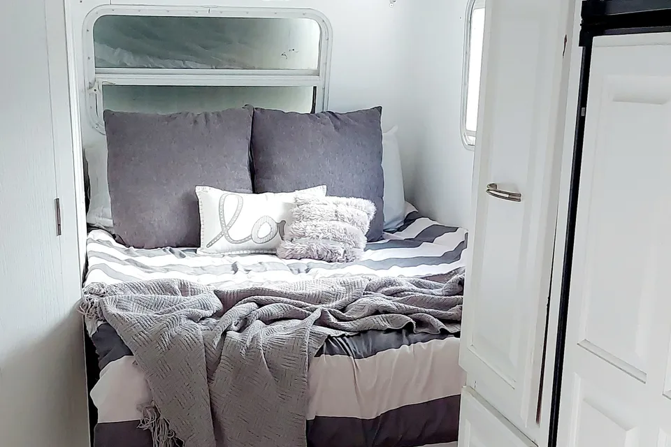 Family Fun Toy Hauler, Great for Hunting, Glamping and Get-Togethers!