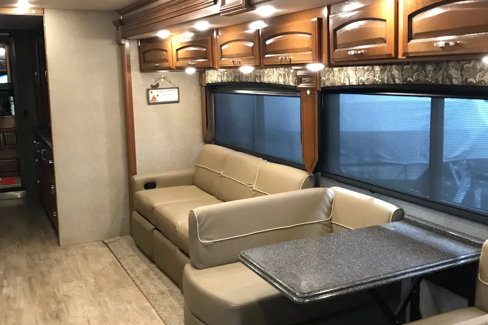 Ronnie's Holiday Rambler Navigator xe Class A Delivery / Stationary only