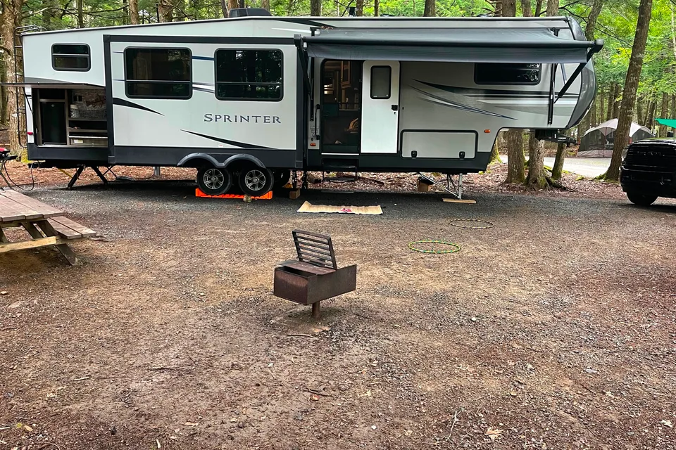 Andrew's Keystone 32BH Fifth Wheel