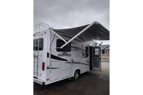 2014 Forest River Sunseeker 2300 Class C
