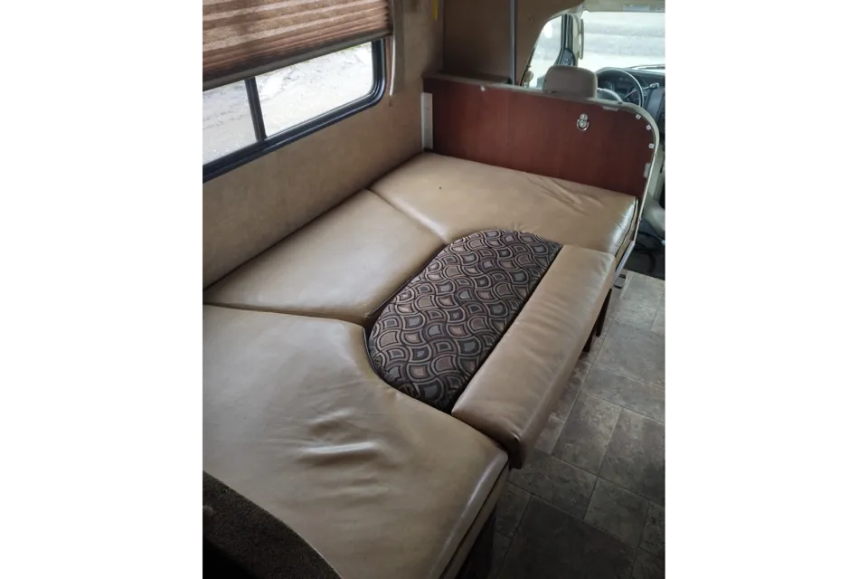 2014 Forest River Sunseeker 2300 Class C