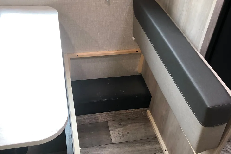 ZZ’s KZ Escape Travel Trailer