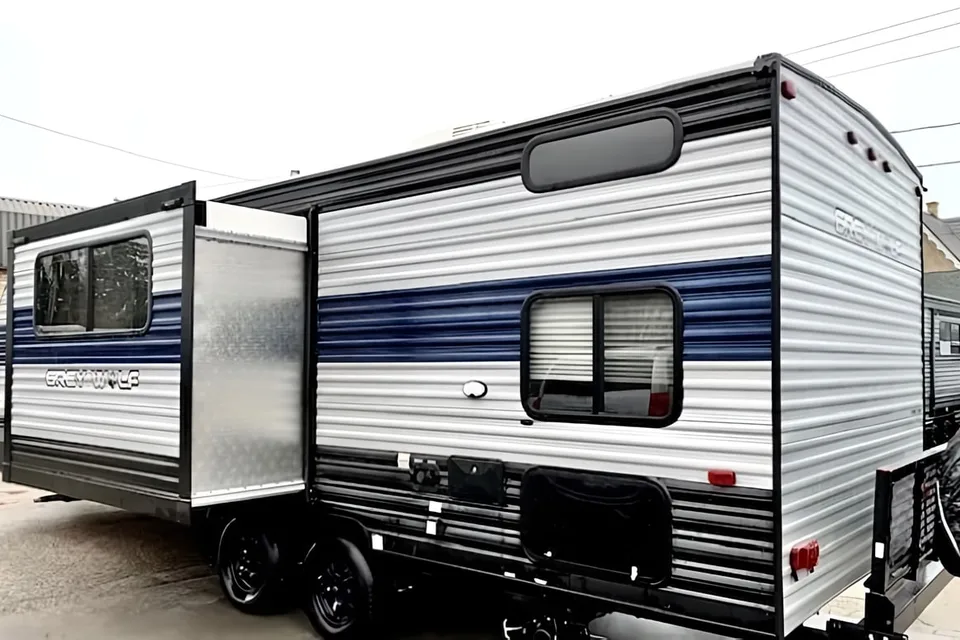 Fully Involved Trailer Rentals 2021 Grey Wolf Bunkhouse