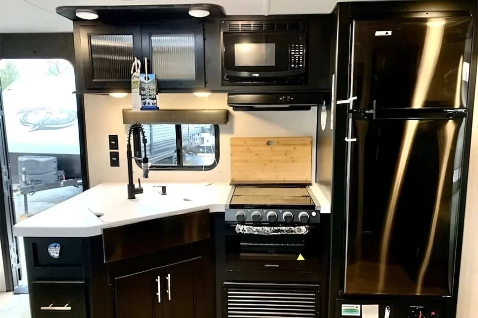 Fully Involved Trailer Rentals 2021 Grey Wolf Bunkhouse