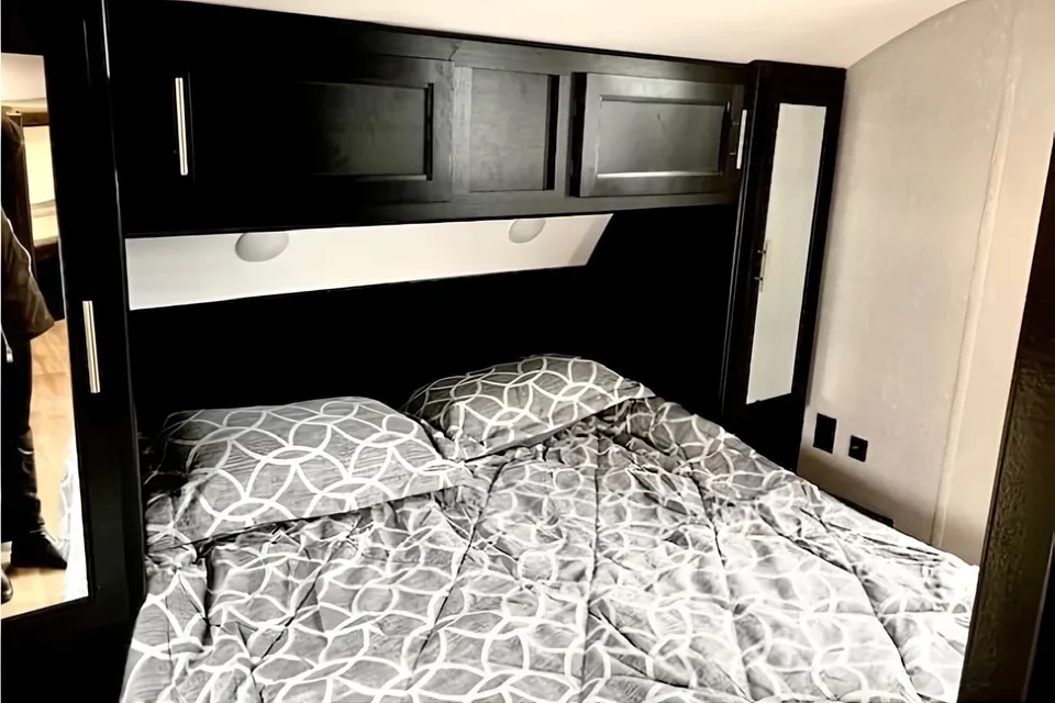Fully Involved Trailer Rentals 2021 Grey Wolf Bunkhouse