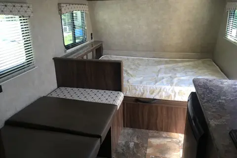 Solar Saga 17ft Camper (2017)