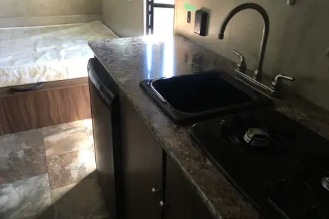 Solar Saga 17ft Camper (2017)