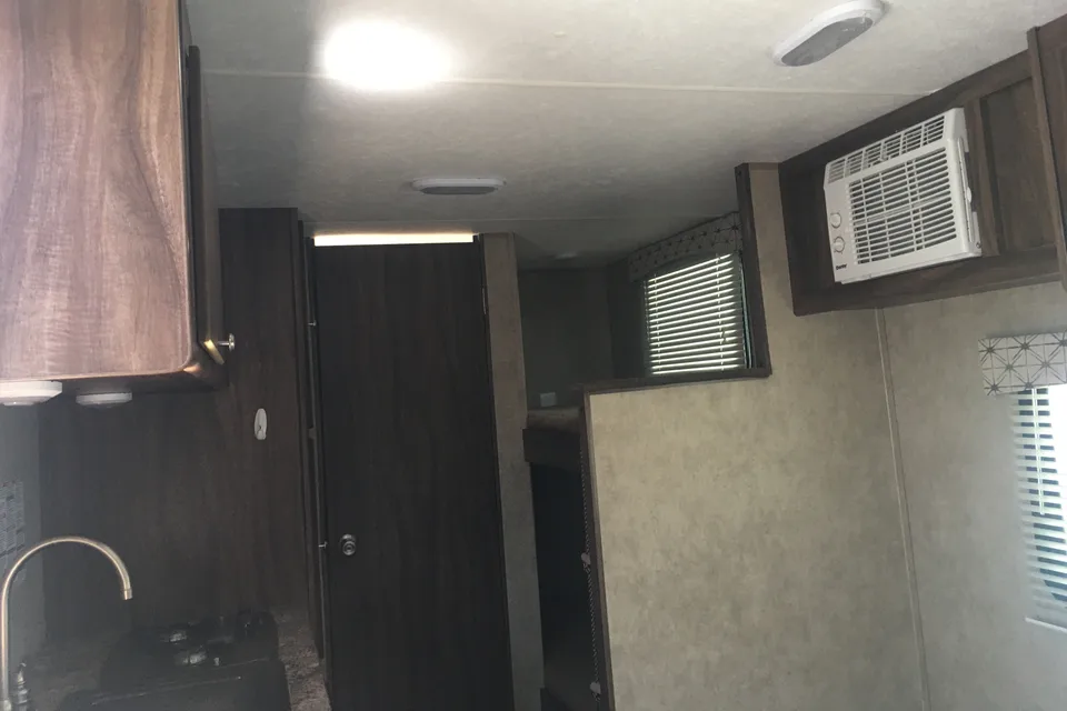 Solar Saga 17ft Camper (2017)