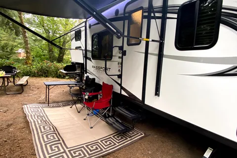 Lisa's Keystone Passport Ultra-lite Travel Trailer