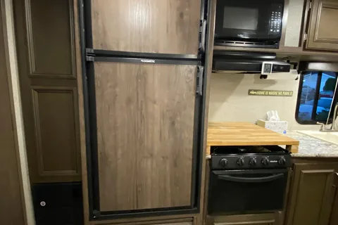 Lisa's Keystone Passport Ultra-lite Travel Trailer