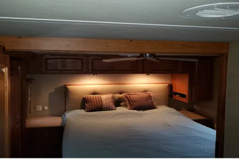 Luxury RV  WILDLIFE RADY 