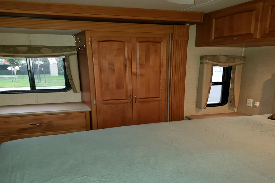 Luxury RV  WILDLIFE RADY 