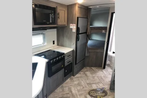 Wayne's Keystone Springdale 2400Bh Travel Trailer