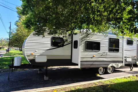 Robert's 32ft Crossroads Z-1 Bunkhouse 