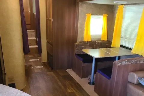 Robert's 32ft Crossroads Z-1 Bunkhouse 