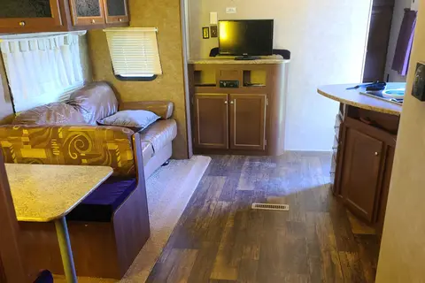 Robert's 32ft Crossroads Z-1 Bunkhouse 