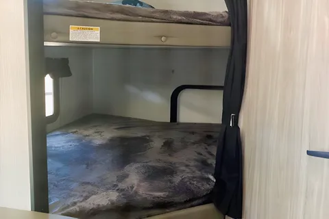 JOSEPH's  2298053726 Keystone Passport Travel Trailer