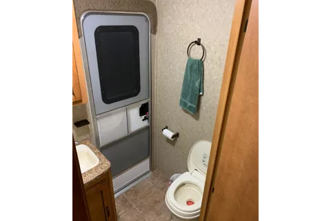 Family Bunkhouse/Outdoor Kitchen Will Deliver and Return