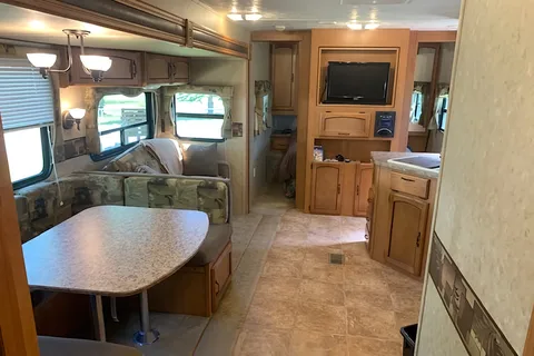 Family Bunkhouse/Outdoor Kitchen Will Deliver and Return