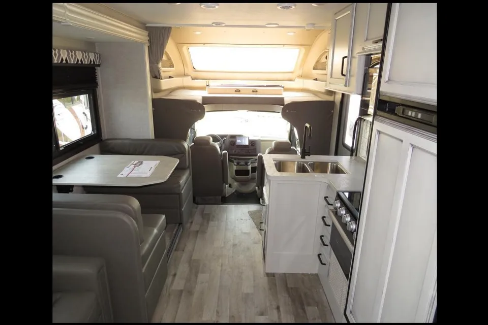 Entegra Odyssey 30Z