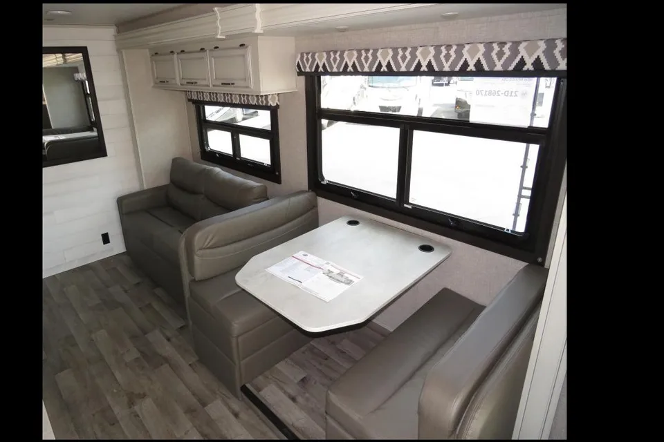 Entegra Odyssey 30Z
