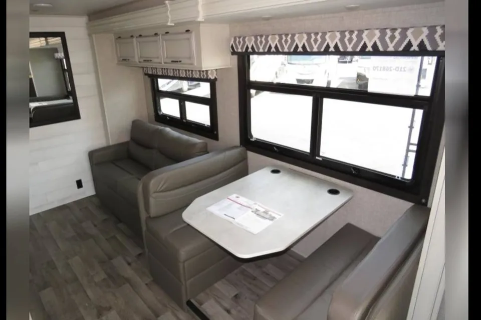 Entegra Odyssey 30Z