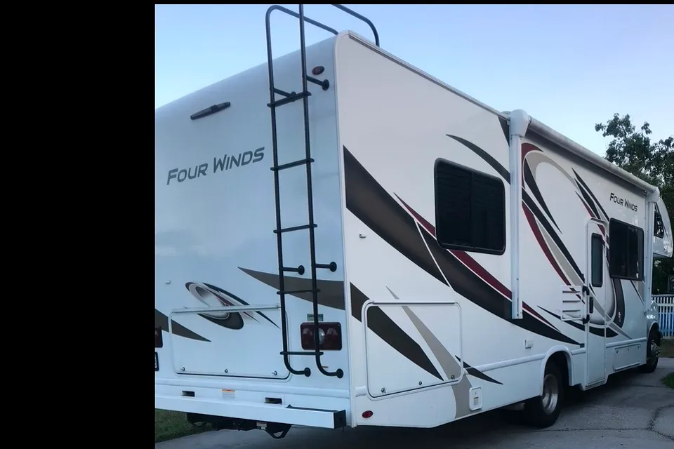 "SPARKY" 2020 Thor Motor Coach FOUR WINDS Class C 