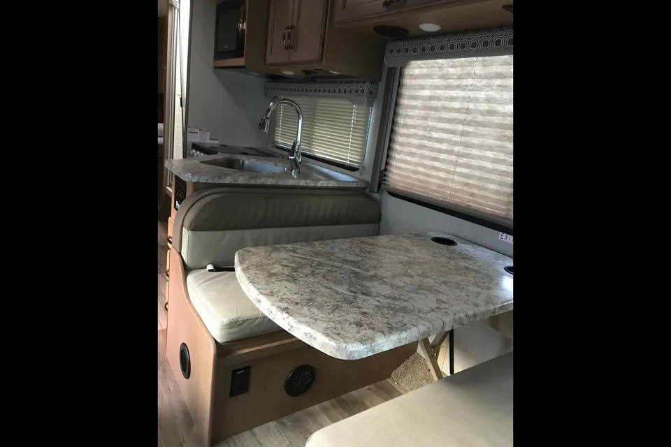 "SPARKY" 2020 Thor Motor Coach FOUR WINDS Class C 