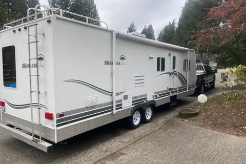 Okanagan 28 ft Bunkhouse Trailer *We only deliver!
