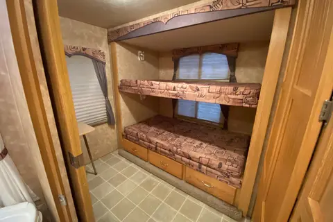 Okanagan 28 ft Bunkhouse Trailer *We only deliver!