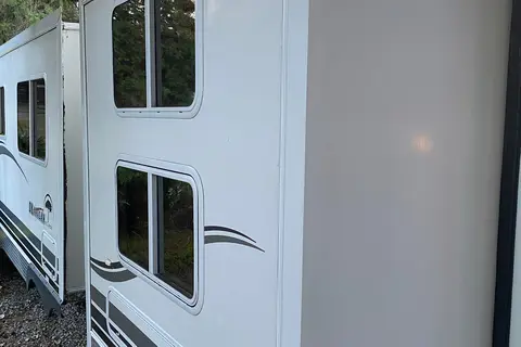 Okanagan 28 ft Bunkhouse Trailer *We only deliver!