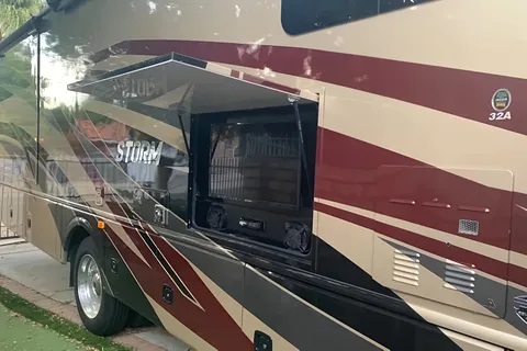 New Luxury 34" Motorhome , Fully Loaded