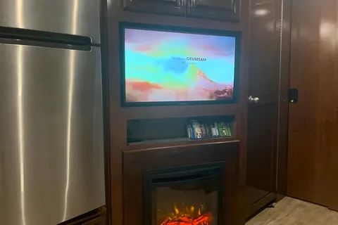 New Luxury 34" Motorhome , Fully Loaded