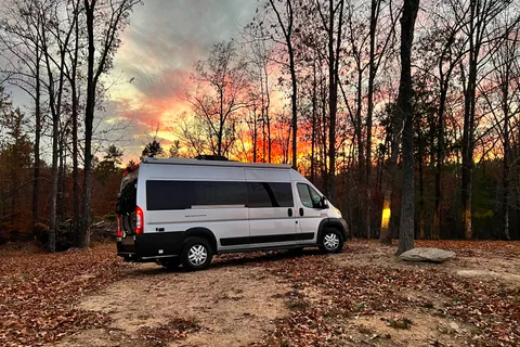 Mullet Adventure's Thor Motor Coach Sequence 20L Class B