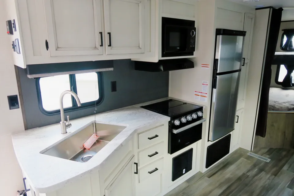 2022 Open Range 26bhs Travel Trailer