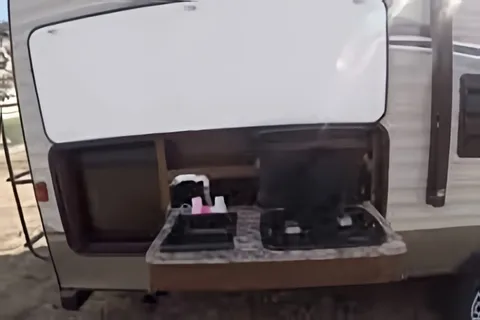 Very clean and Pristine 24ft family trailer - sleeps 8