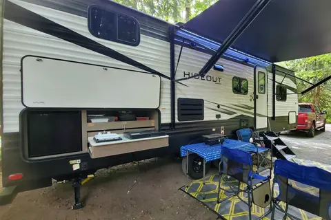 Maku's Travel Trailer - Hotel on wheels