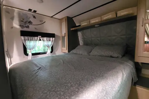Maku's Travel Trailer - Hotel on wheels