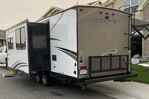 Sport trek Travel Trailer