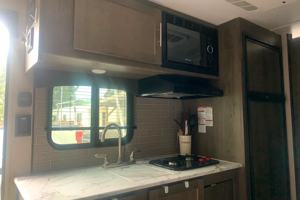 Kelsey's Viking 17BH  Travel Trailer